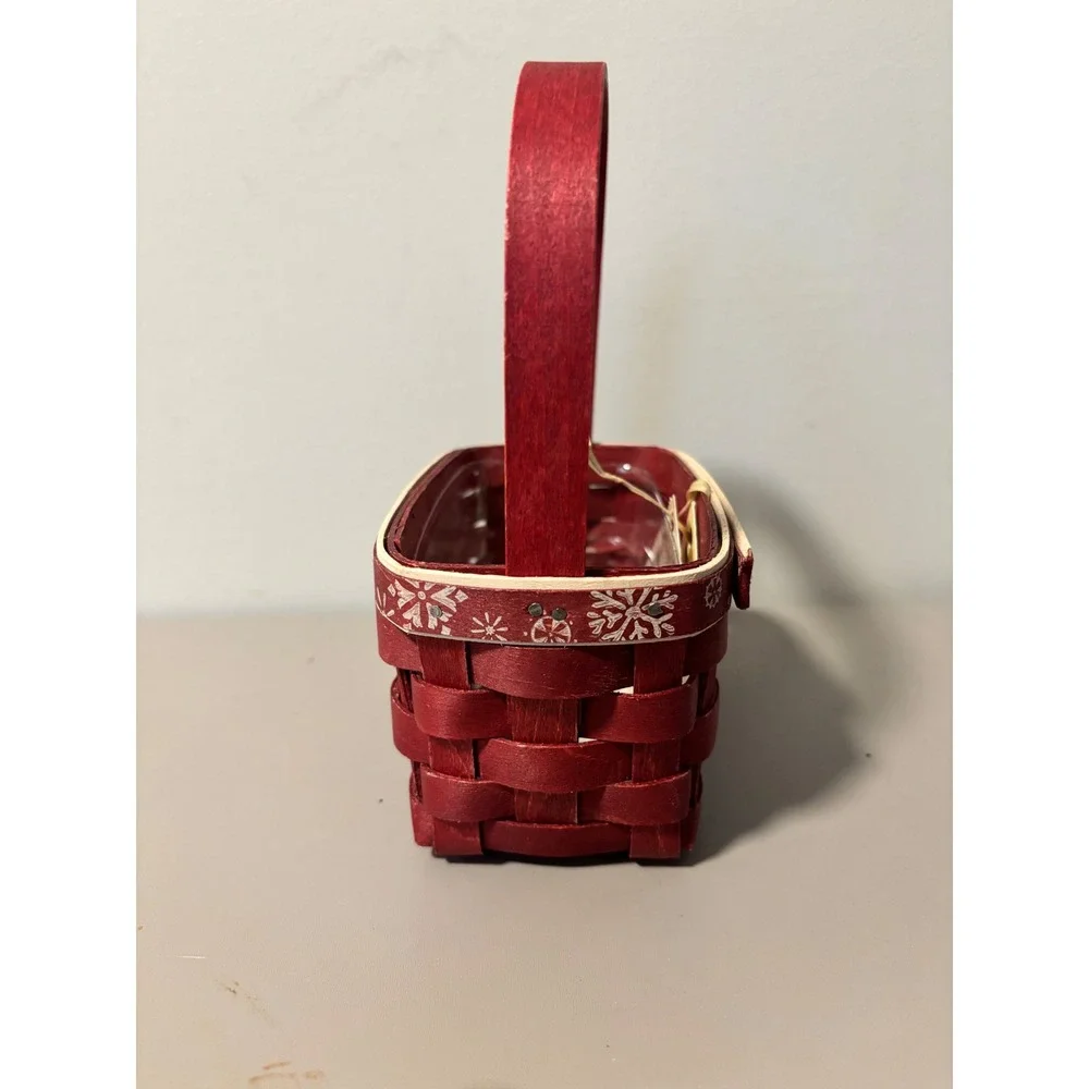 Longaberger 2010 Falling Snow Gift Basket Red Snowflake with Protector 1192522
